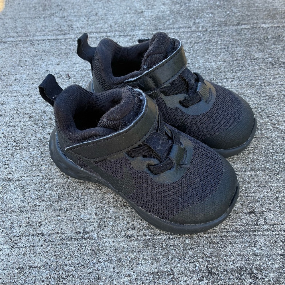 Nike Kids Black Velcro Sneakers Toddler Size 5